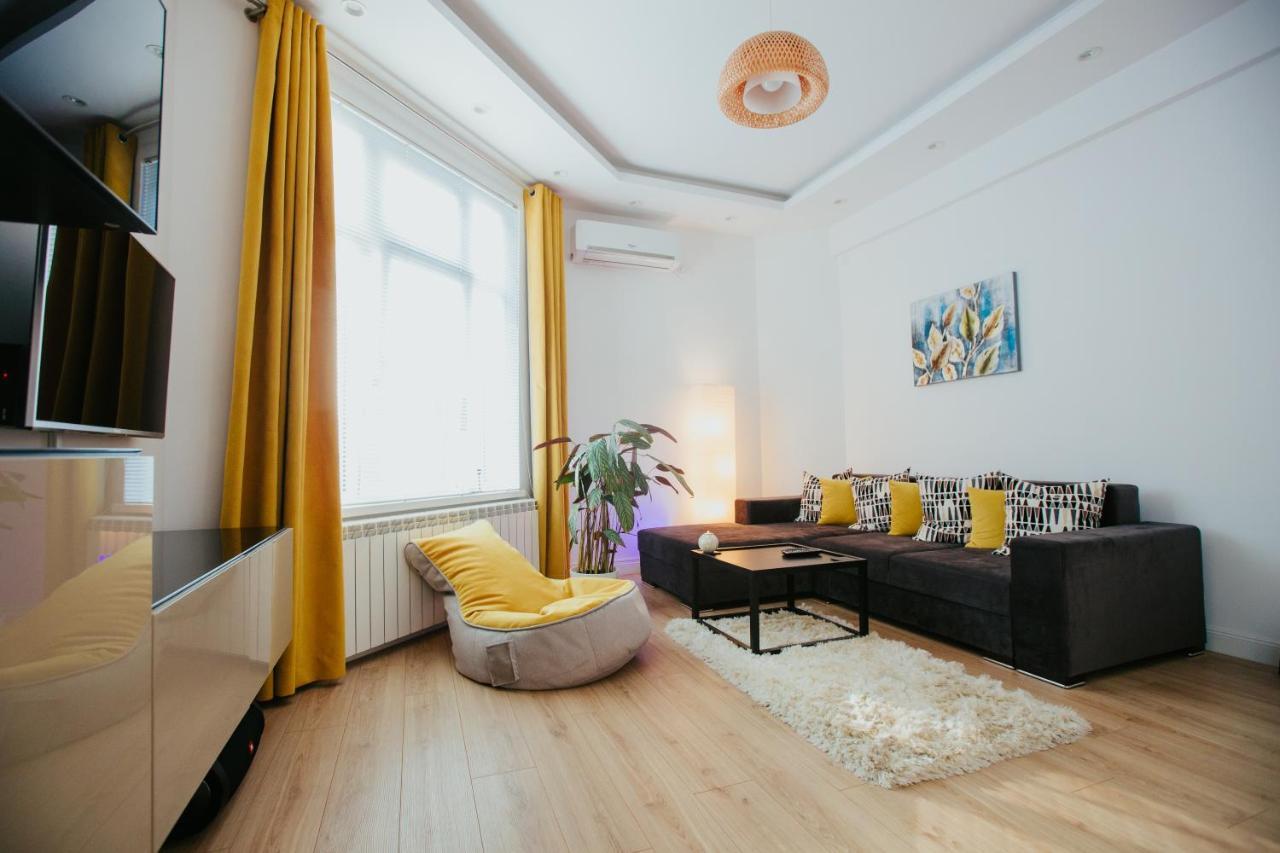 Color Apartments Corneliu Coposu 1A Street Bucarest Exterior foto