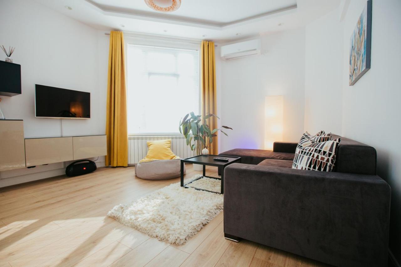 Color Apartments Corneliu Coposu 1A Street Bucarest Exterior foto