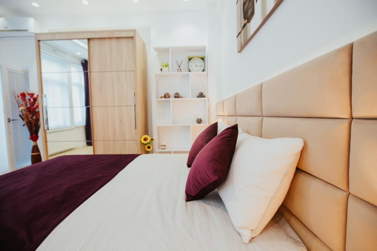 Color Apartments Corneliu Coposu 1A Street Bucarest Exterior foto