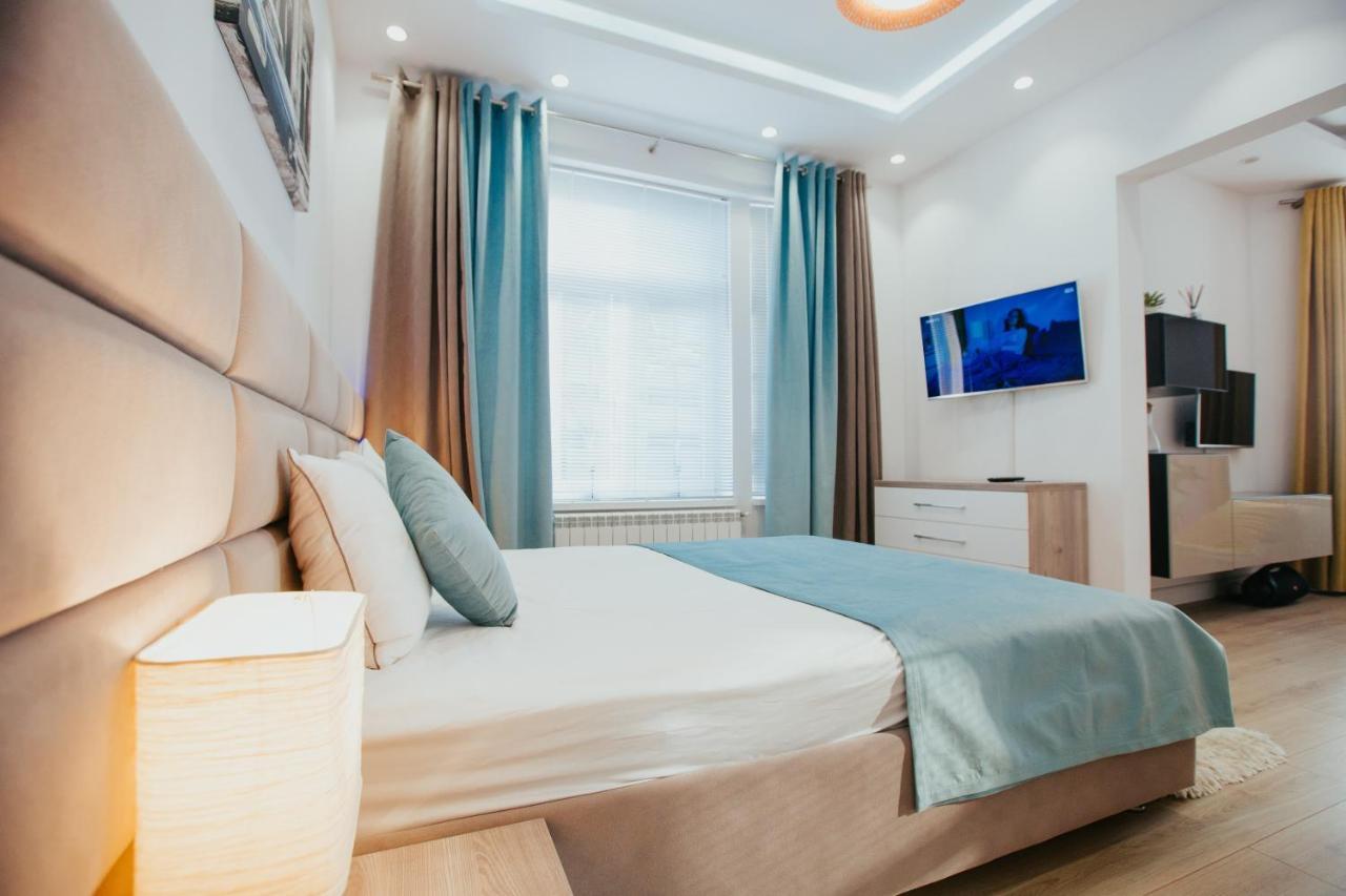Color Apartments Corneliu Coposu 1A Street Bucarest Exterior foto