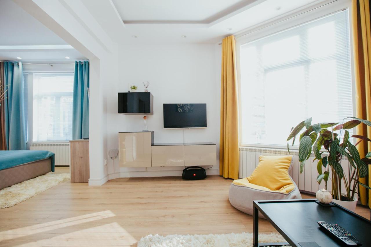 Color Apartments Corneliu Coposu 1A Street Bucarest Exterior foto