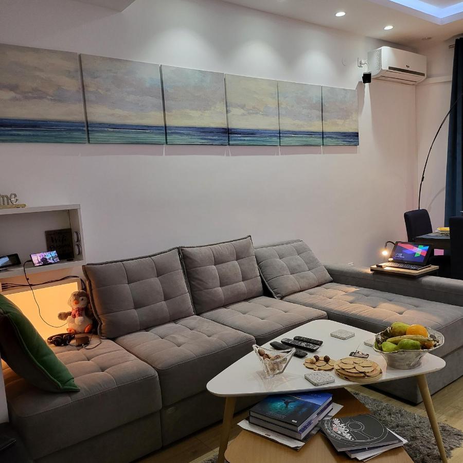 Color Apartments Corneliu Coposu 1A Street Bucarest Exterior foto